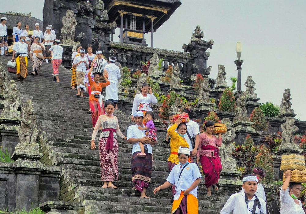 Besakih Temple - Balinese Praying Moment